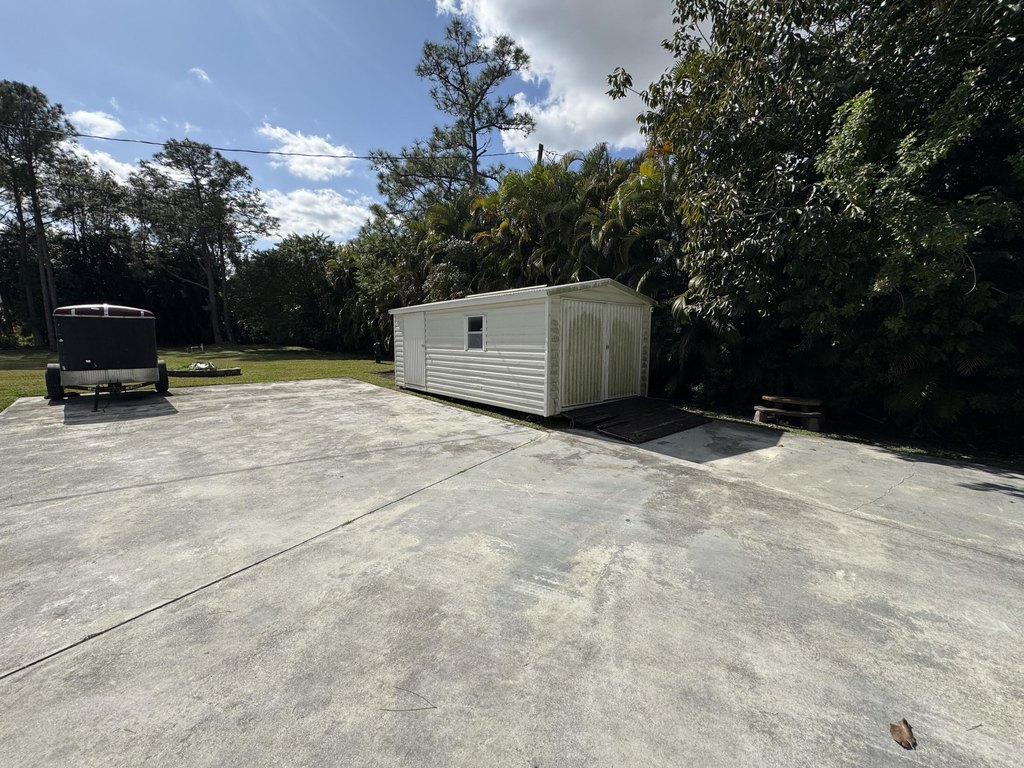 Loxahatchee, Florida, 33470, United States, 4 Bedrooms Bedrooms, ,2 BathroomsBathrooms,Residential,Forsale,1905197