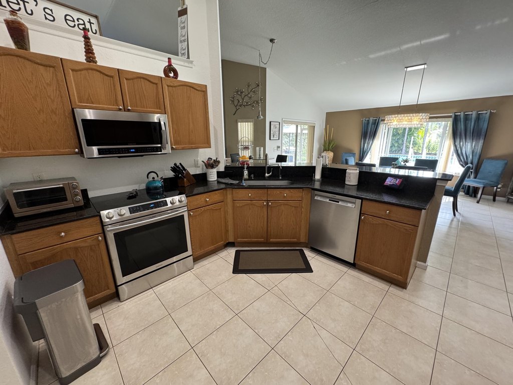 Loxahatchee, Florida, 33470, United States, 4 Bedrooms Bedrooms, ,2 BathroomsBathrooms,Residential,Forsale,1905197