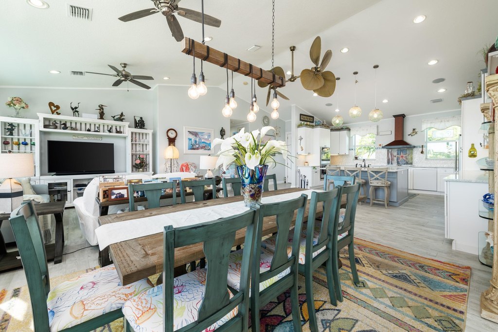 MARATHON, Florida, 33050, United States, 4 Bedrooms Bedrooms, ,3.5 BathroomsBathrooms,Residential,Forsale,1927569