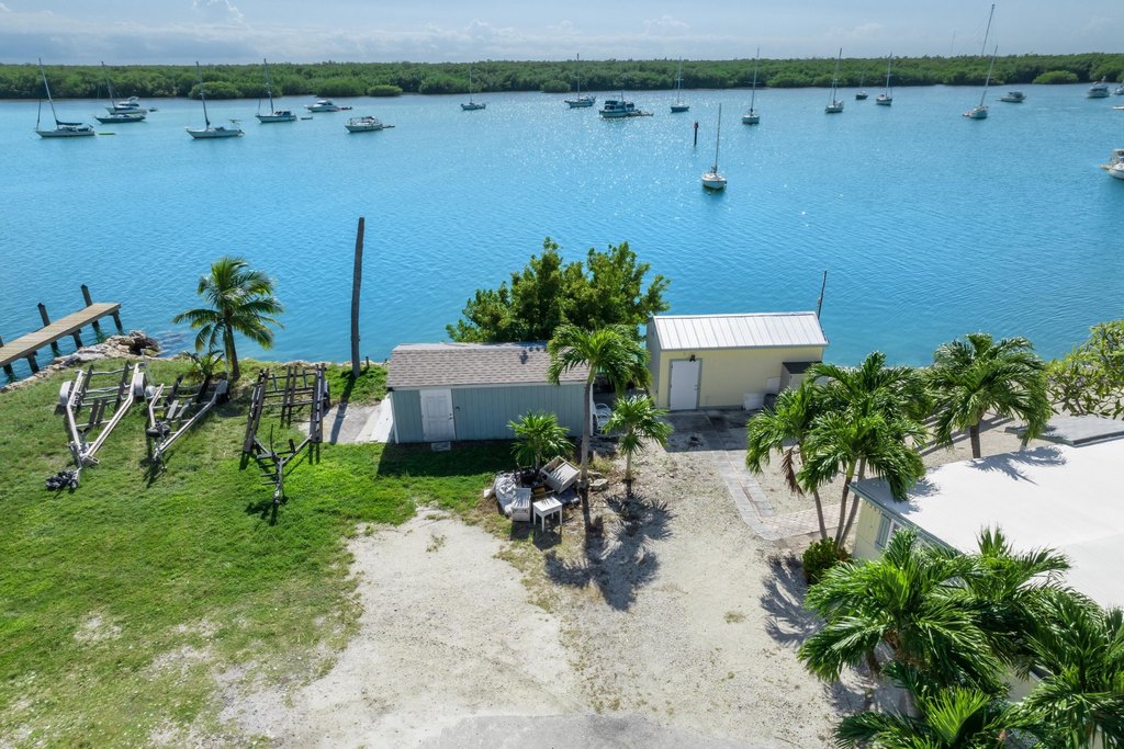 MARATHON, Florida, 33050, United States, 8 Bedrooms Bedrooms, ,8 BathroomsBathrooms,Residential,Forsale,1903978