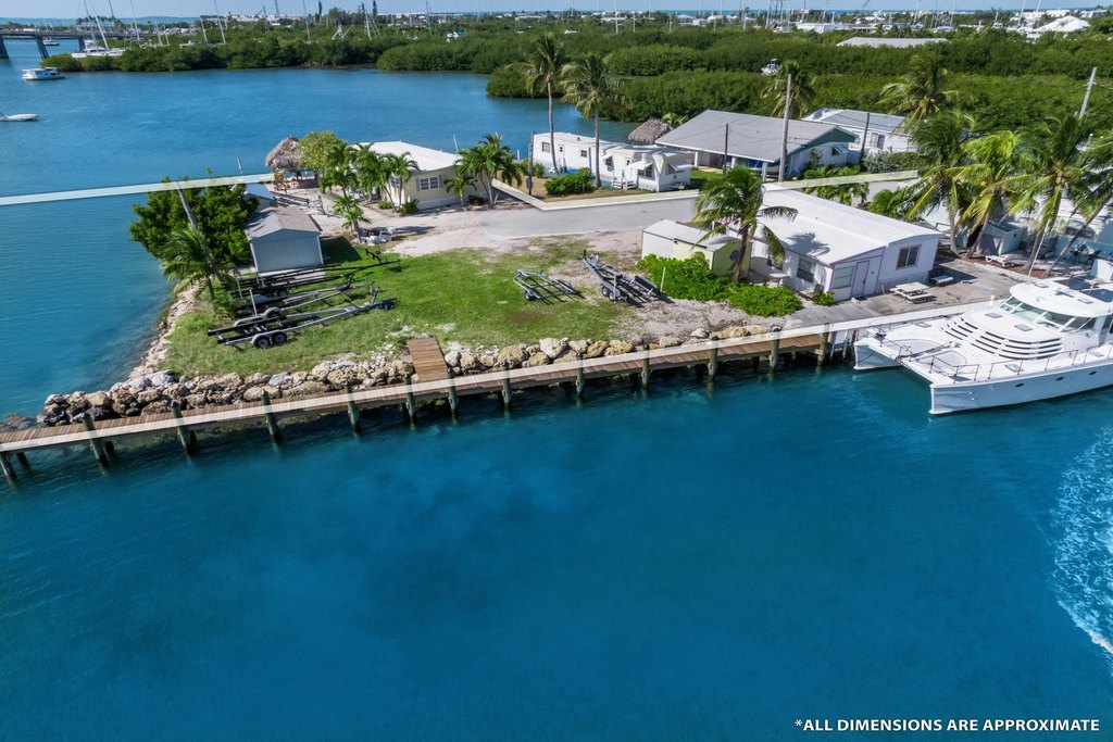 MARATHON, Florida, 33050, United States, 8 Bedrooms Bedrooms, ,8 BathroomsBathrooms,Residential,Forsale,1903978