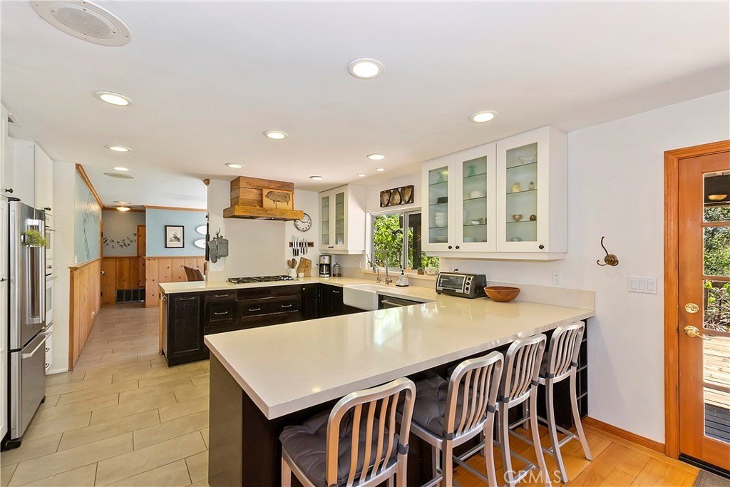 Lake Arrowhead, California, 92352, United States, 4 Bedrooms Bedrooms, ,3.5 BathroomsBathrooms,Residential,Forsale,1946614