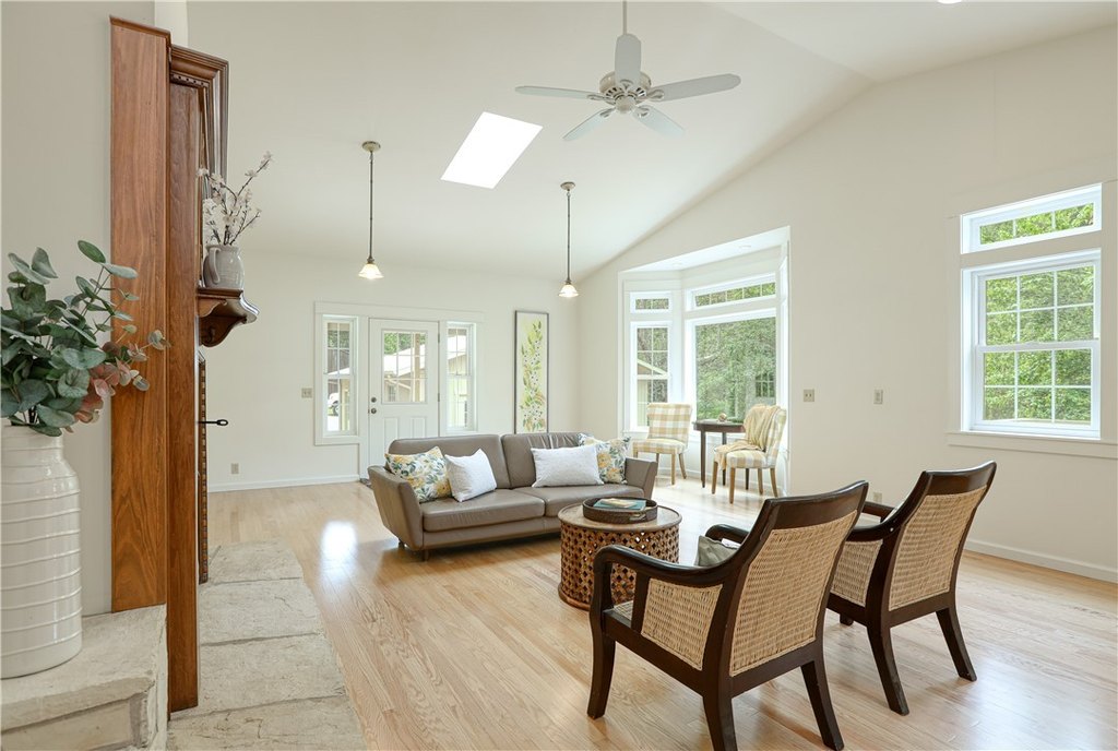 Cambria, California, 93428, United States, 2 Bedrooms Bedrooms, ,1 BathroomBathrooms,Residential,Forsale,2009015