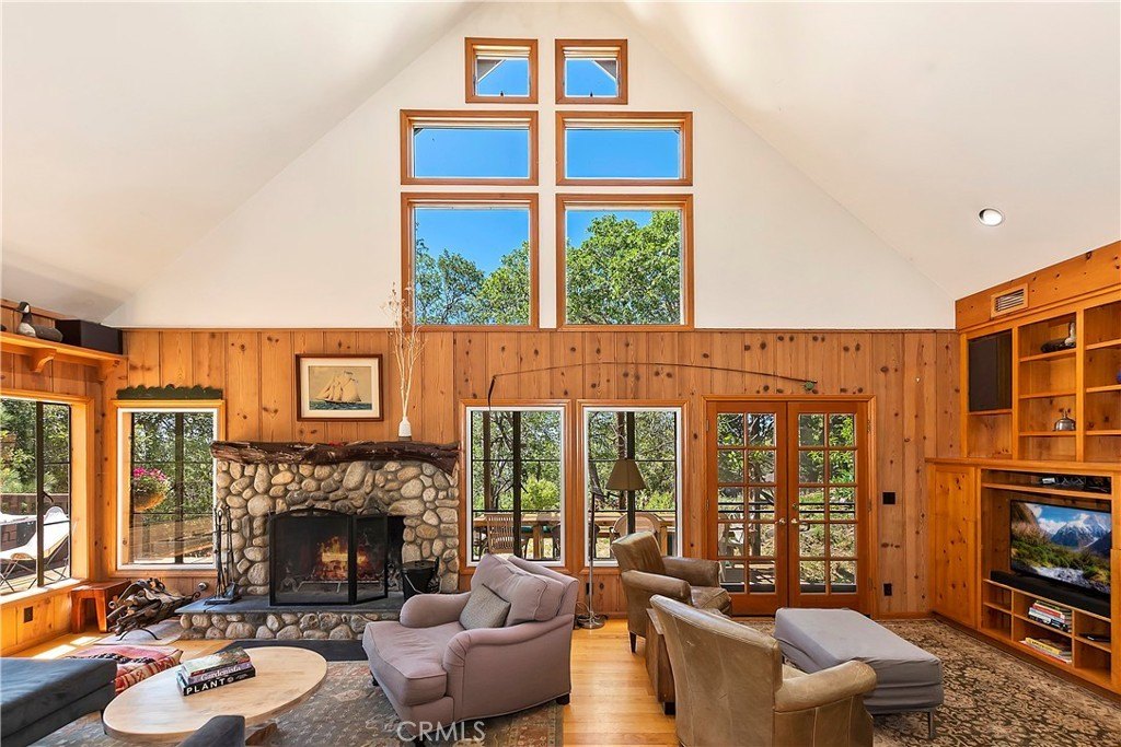 Lake Arrowhead, California, 92352, United States, 4 Bedrooms Bedrooms, ,3.5 BathroomsBathrooms,Residential,Forsale,1946614