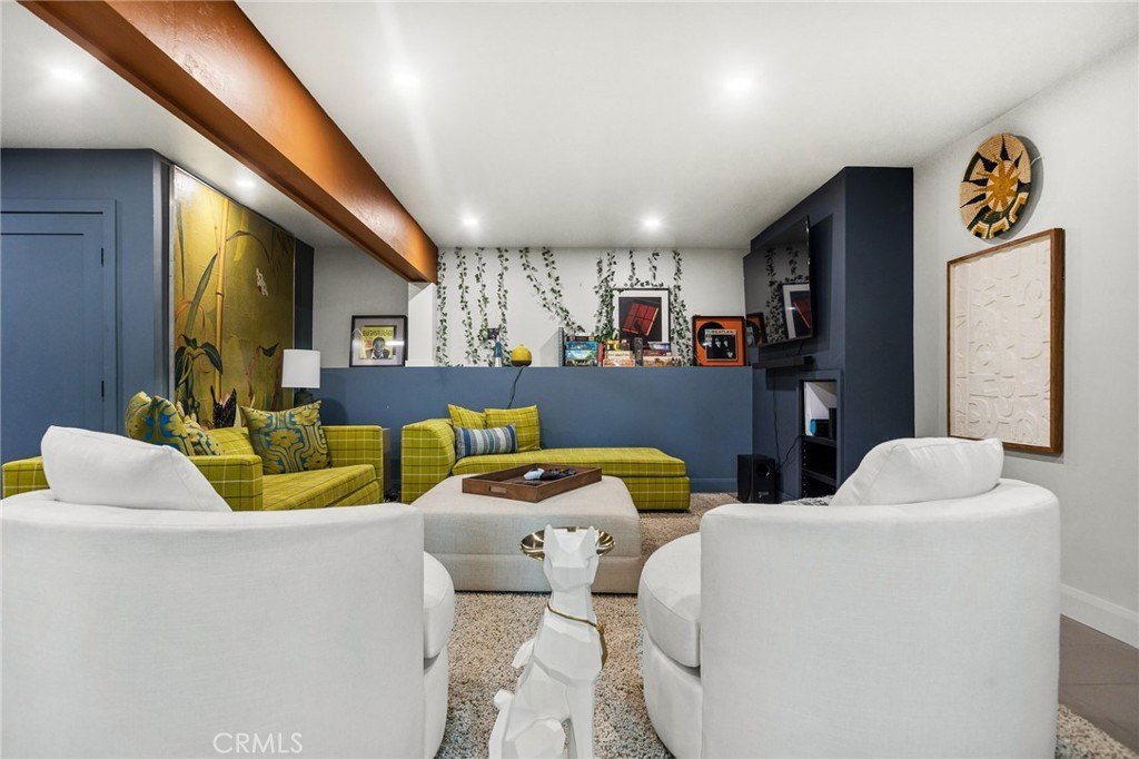 Lake Arrowhead, California, 92352, United States, 3 Bedrooms Bedrooms, ,2 BathroomsBathrooms,Residential,Forsale,1886296