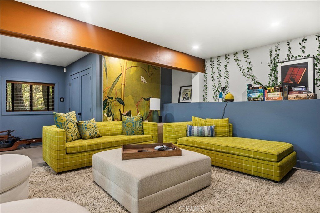 Lake Arrowhead, California, 92352, United States, 3 Bedrooms Bedrooms, ,2 BathroomsBathrooms,Residential,Forsale,1886296