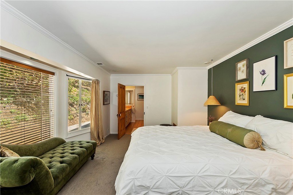 Lake Arrowhead, California, 92352, United States, 4 Bedrooms Bedrooms, ,3.5 BathroomsBathrooms,Residential,Forsale,1946614