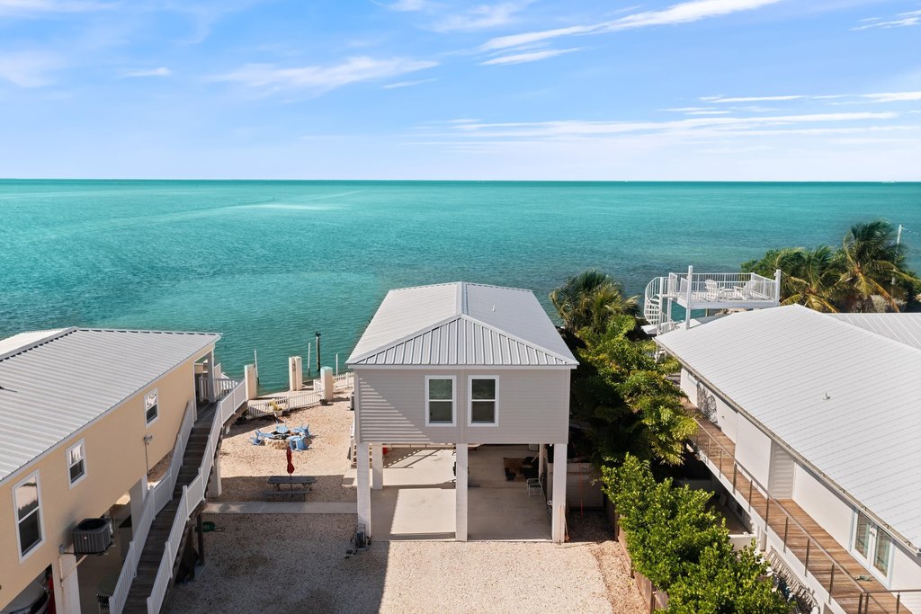 MARATHON, Florida, 33050, United States, 6 Bedrooms Bedrooms, ,4 BathroomsBathrooms,Residential,Forsale,1927577