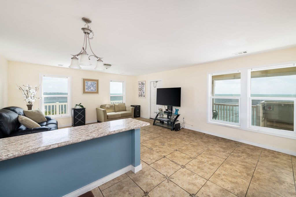 MARATHON, Florida, 33050, United States, 6 Bedrooms Bedrooms, ,4 BathroomsBathrooms,Residential,Forsale,1927577