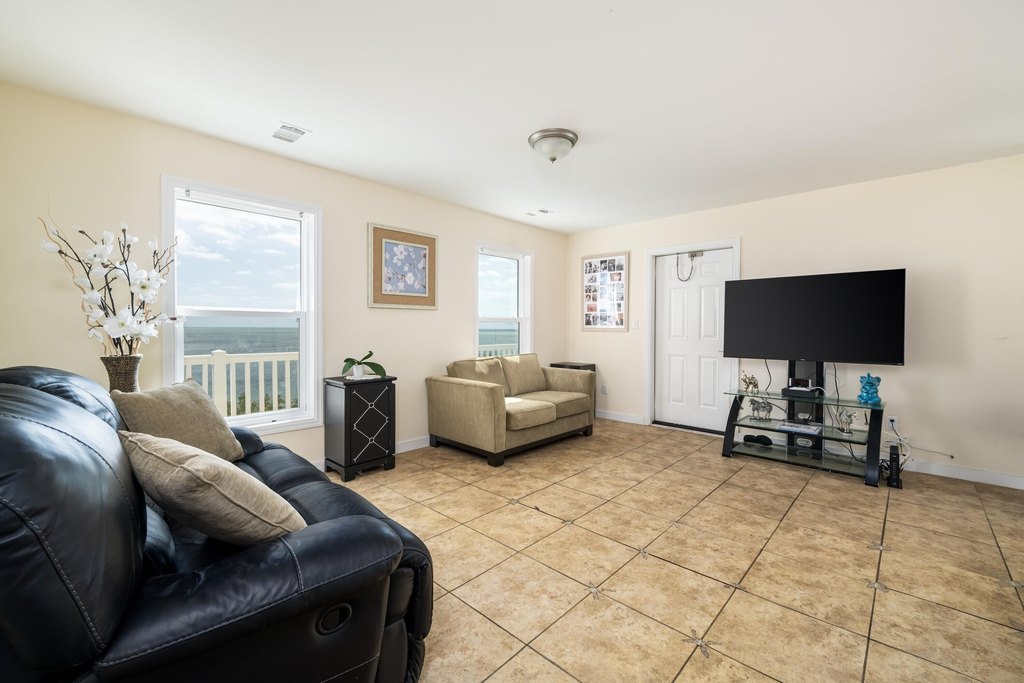 MARATHON, Florida, 33050, United States, 6 Bedrooms Bedrooms, ,4 BathroomsBathrooms,Residential,Forsale,1927577