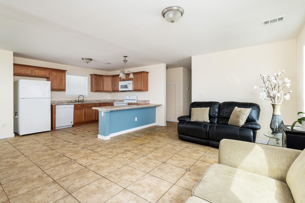 MARATHON, Florida, 33050, United States, 6 Bedrooms Bedrooms, ,4 BathroomsBathrooms,Residential,Forsale,1927577
