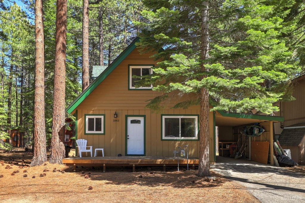 South Lake Tahoe, California, 96150, United States, 3 Bedrooms Bedrooms, ,2 BathroomsBathrooms,Residential,Forsale,1886457