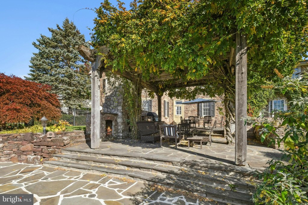 QUAKERTOWN, Pennsylvania, 18951, United States, 6 Bedrooms Bedrooms, ,4.5 BathroomsBathrooms,Residential,Forsale,1929511
