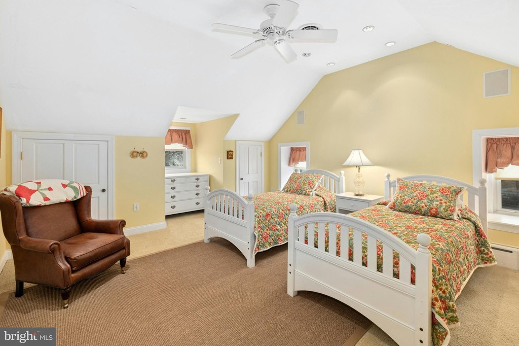 QUAKERTOWN, Pennsylvania, 18951, United States, 6 Bedrooms Bedrooms, ,4.5 BathroomsBathrooms,Residential,Forsale,1929511