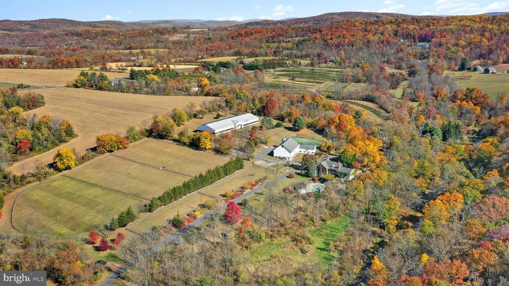 QUAKERTOWN, Pennsylvania, 18951, United States, 6 Bedrooms Bedrooms, ,4.5 BathroomsBathrooms,Residential,Forsale,1929511