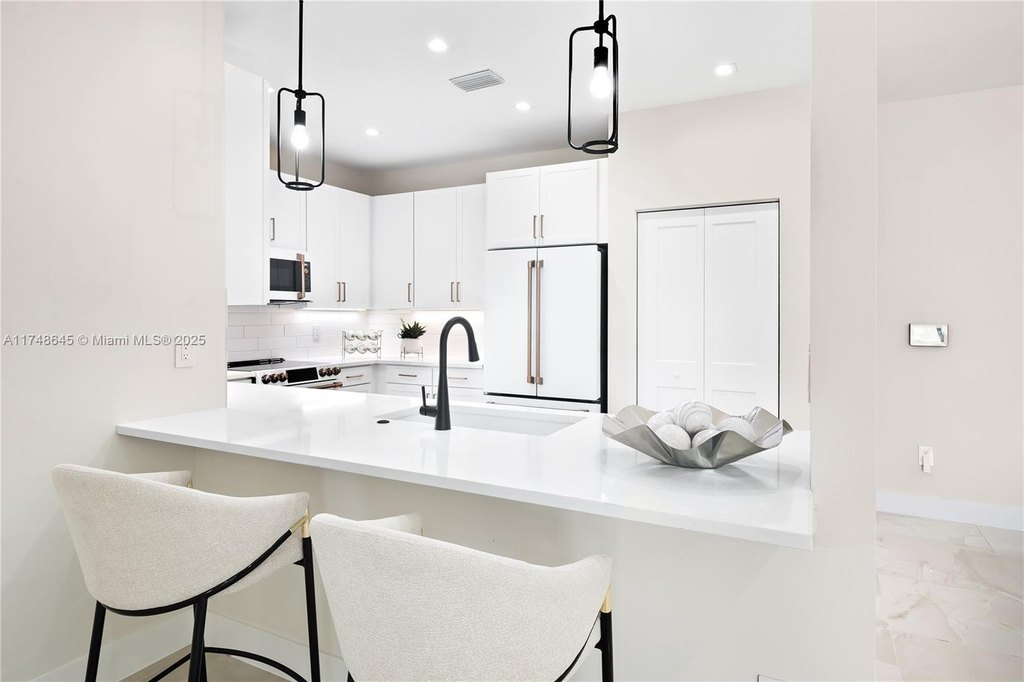 Fort Myers, Florida, 33913, United States, 3 Bedrooms Bedrooms, ,3.5 BathroomsBathrooms,Residential,Forsale,1913813