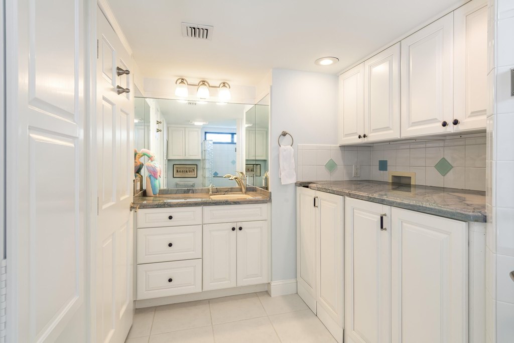 MARATHON, Florida, 33050, United States, 2 Bedrooms Bedrooms, ,2 BathroomsBathrooms,Residential,Forsale,1903970