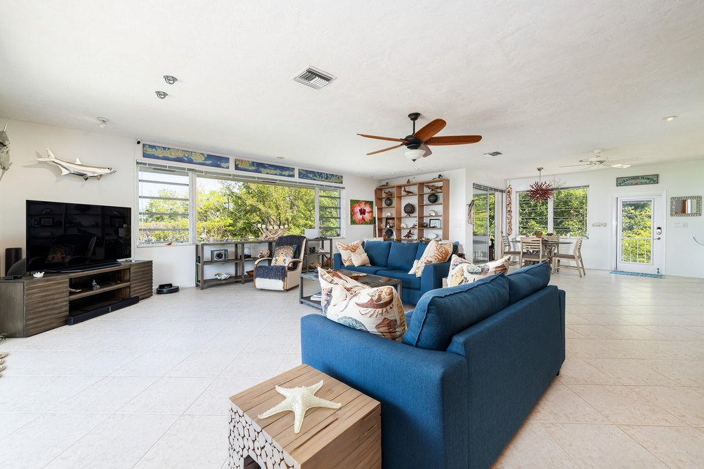 MARATHON, Florida, 33050, United States, 3 Bedrooms Bedrooms, ,3 BathroomsBathrooms,Residential,Forsale,1903973