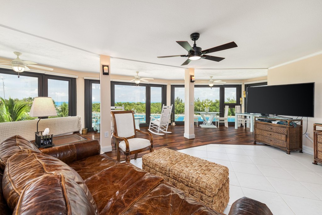 MARATHON, Florida, 33050, United States, 2 Bedrooms Bedrooms, ,2 BathroomsBathrooms,Residential,Forsale,1903970