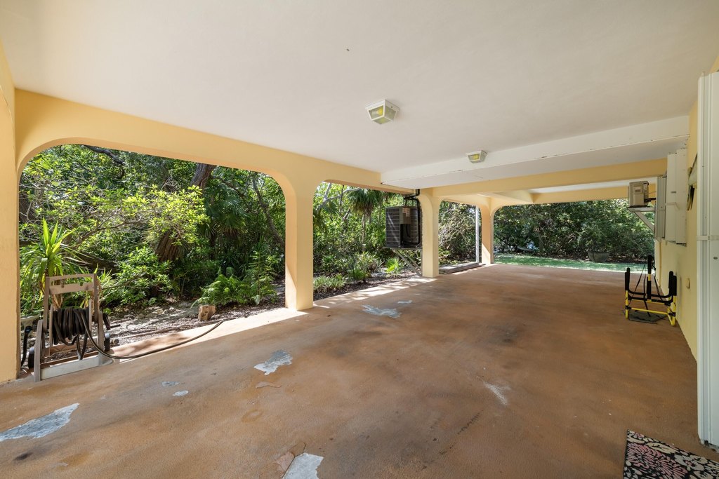 MARATHON, Florida, 33050, United States, 3 Bedrooms Bedrooms, ,3 BathroomsBathrooms,Residential,Forsale,1903973