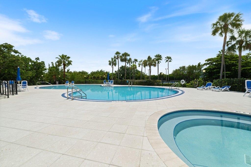 MARATHON, Florida, 33050, United States, 2 Bedrooms Bedrooms, ,2 BathroomsBathrooms,Residential,Forsale,1903970