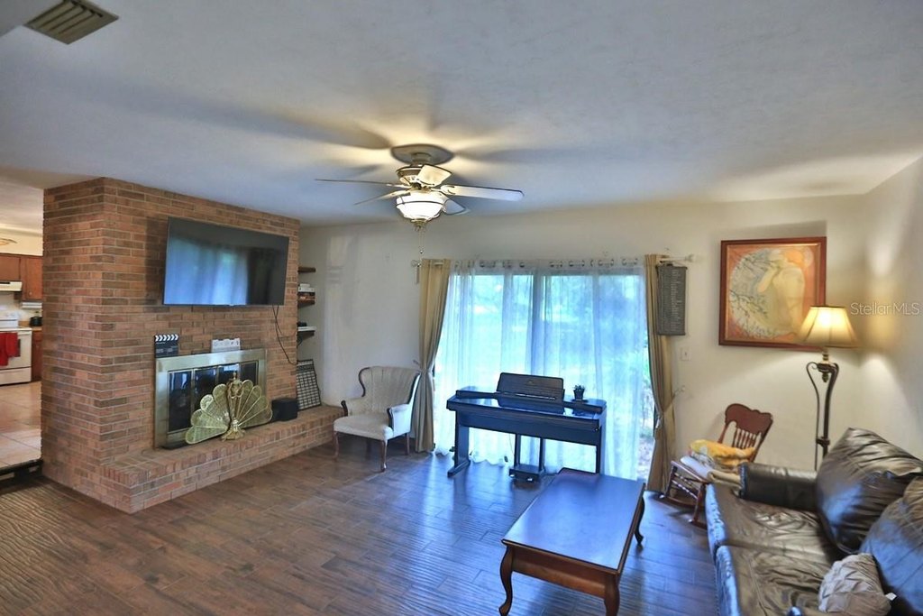 HAWTHORNE, Florida, 32640, United States, 4 Bedrooms Bedrooms, ,4 BathroomsBathrooms,Residential,Forsale,1903064