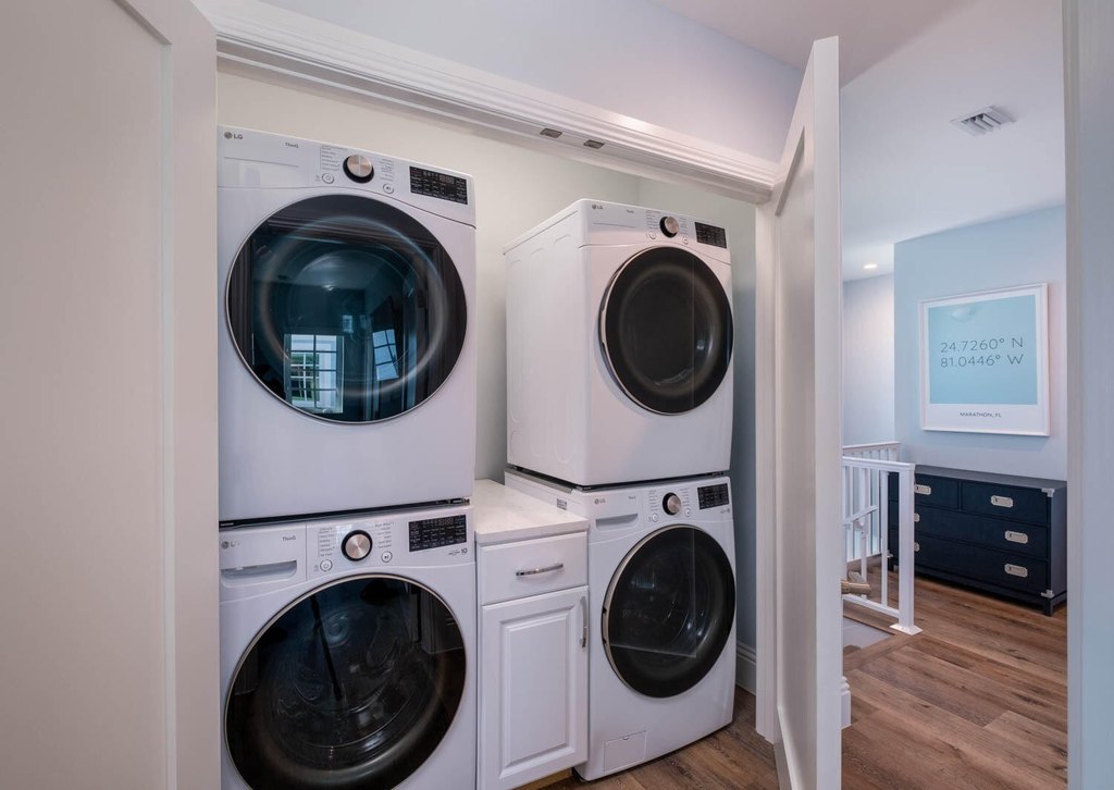 MARATHON, Florida, 33050, United States, 5 Bedrooms Bedrooms, ,4 BathroomsBathrooms,Residential,Forsale,2004364