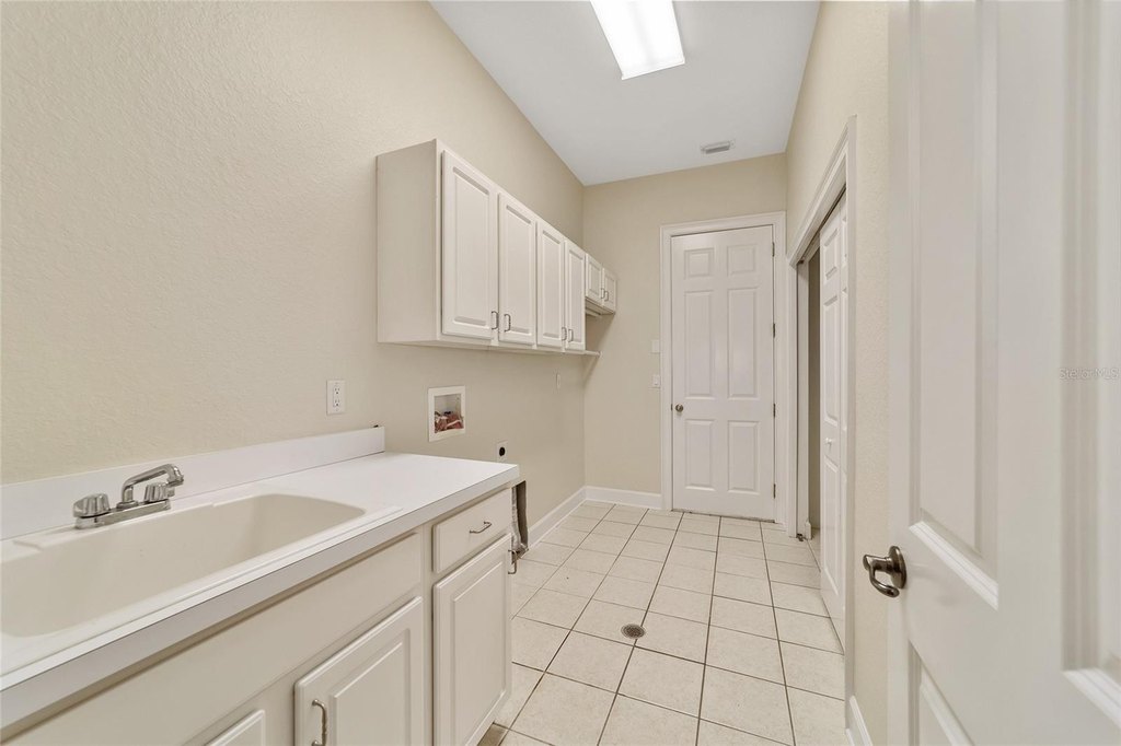 OCALA, Florida, 34480, United States, 4 Bedrooms Bedrooms, ,3.5 BathroomsBathrooms,Residential,Forsale,2003958