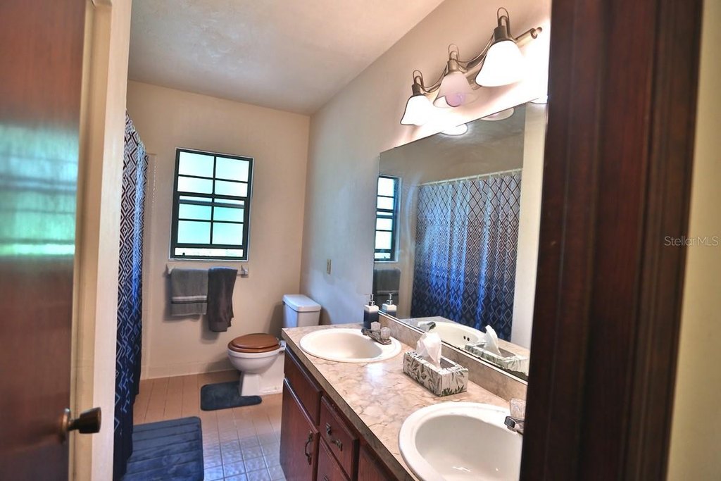 HAWTHORNE, Florida, 32640, United States, 4 Bedrooms Bedrooms, ,4 BathroomsBathrooms,Residential,Forsale,1903064