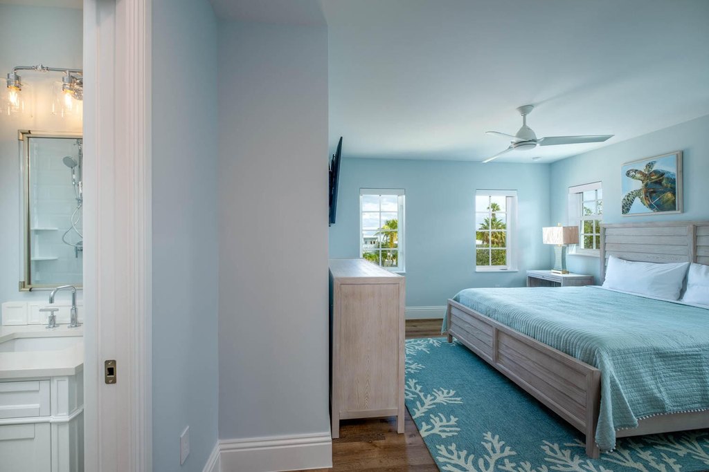 MARATHON, Florida, 33050, United States, 5 Bedrooms Bedrooms, ,4 BathroomsBathrooms,Residential,Forsale,2004364