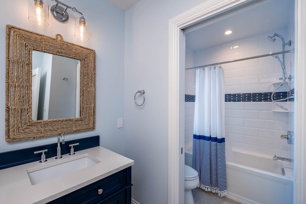 MARATHON, Florida, 33050, United States, 5 Bedrooms Bedrooms, ,4 BathroomsBathrooms,Residential,Forsale,2004364