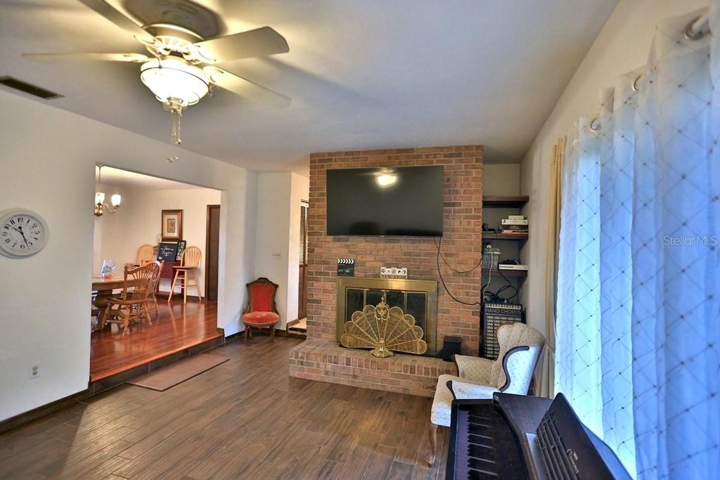 HAWTHORNE, Florida, 32640, United States, 4 Bedrooms Bedrooms, ,4 BathroomsBathrooms,Residential,Forsale,1903064