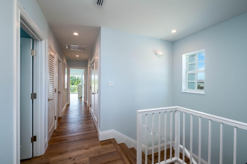 MARATHON, Florida, 33050, United States, 5 Bedrooms Bedrooms, ,4 BathroomsBathrooms,Residential,Forsale,2004364