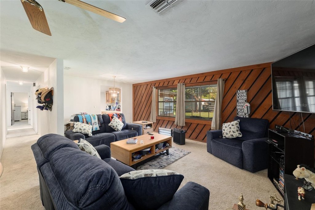 OCALA, Florida, 34482, United States, 3 Bedrooms Bedrooms, ,2 BathroomsBathrooms,Residential,Forsale,1905405