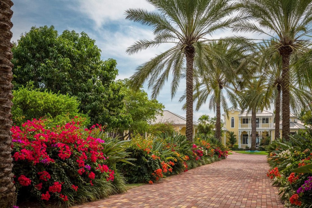 MARATHON, Florida, 33050, United States, 5 Bedrooms Bedrooms, ,6.5 BathroomsBathrooms,Residential,Forsale,2004344