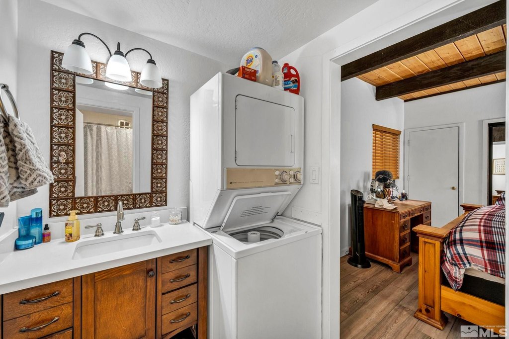 Stateline, Nevada, 89449, United States, 3 Bedrooms Bedrooms, ,2 BathroomsBathrooms,Residential,Forsale,1920145