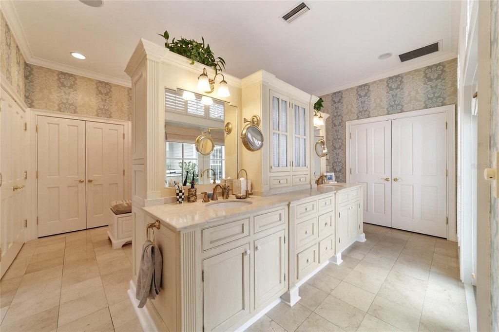 OCALA, Florida, 34480, United States, 5 Bedrooms Bedrooms, ,5.5 BathroomsBathrooms,Residential,Forsale,2009440