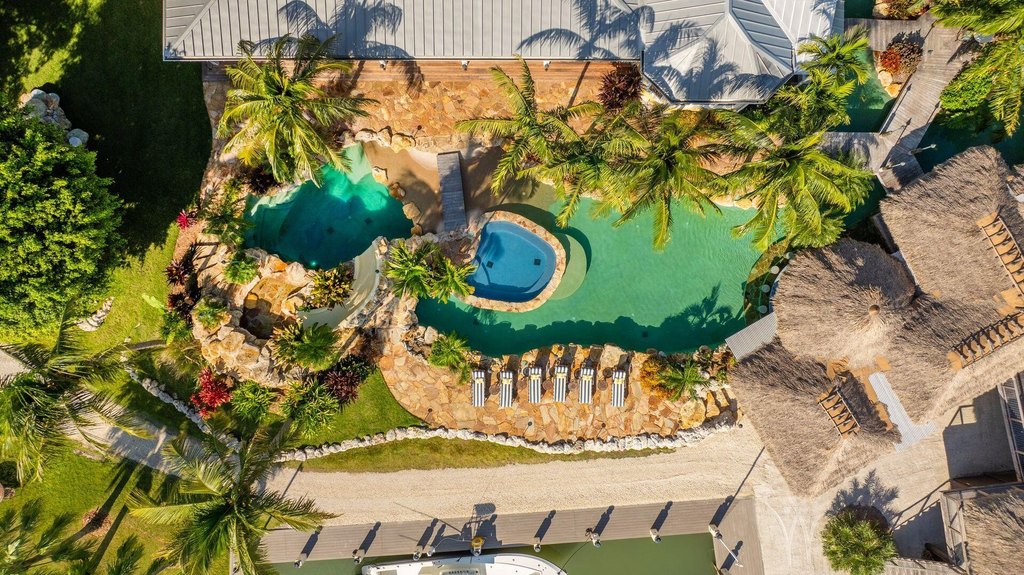 MARATHON, Florida, 33050, United States, 5 Bedrooms Bedrooms, ,6.5 BathroomsBathrooms,Residential,Forsale,2004344