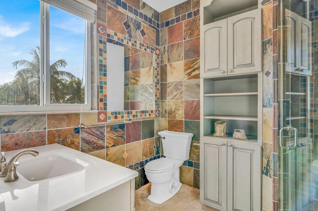 MARATHON, Florida, 33050, United States, 3 Bedrooms Bedrooms, ,4.5 BathroomsBathrooms,Residential,Forsale,1968275