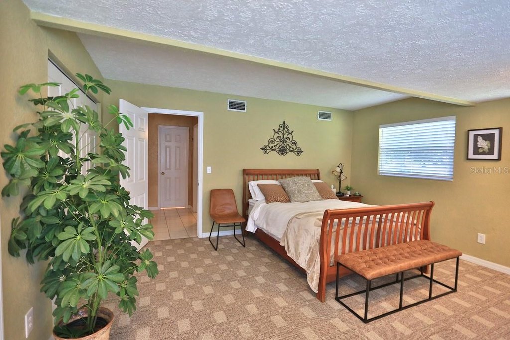 OCALA, Florida, 34471, United States, 3 Bedrooms Bedrooms, ,3 BathroomsBathrooms,Residential,Forsale,1905400