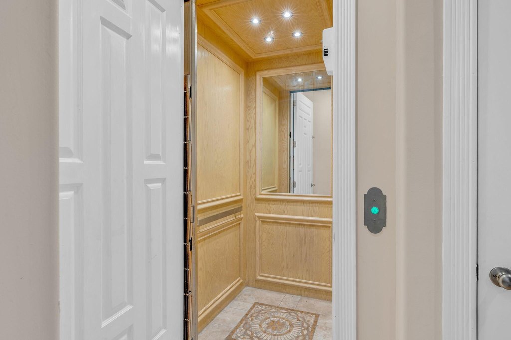 MARATHON, Florida, 33050, United States, 3 Bedrooms Bedrooms, ,4.5 BathroomsBathrooms,Residential,Forsale,1968275