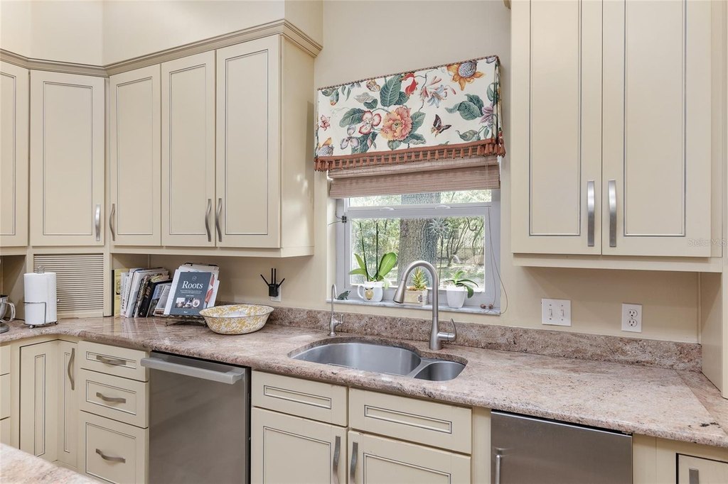 OCALA, Florida, 34471, United States, 4 Bedrooms Bedrooms, ,5 BathroomsBathrooms,Residential,Forsale,1884168