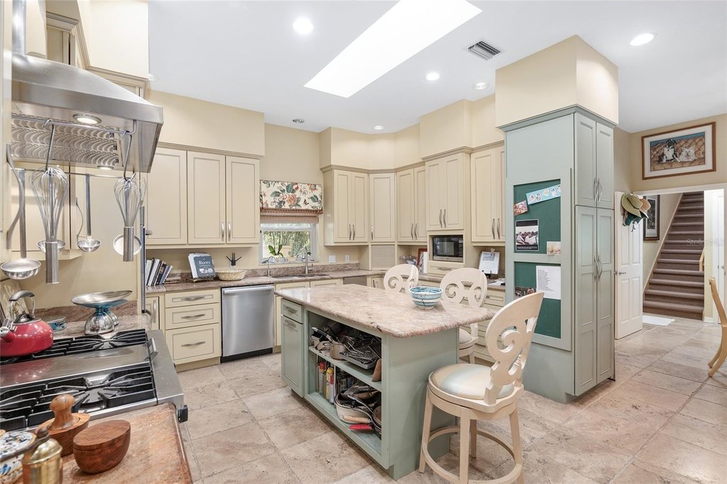 OCALA, Florida, 34471, United States, 4 Bedrooms Bedrooms, ,5 BathroomsBathrooms,Residential,Forsale,1884168