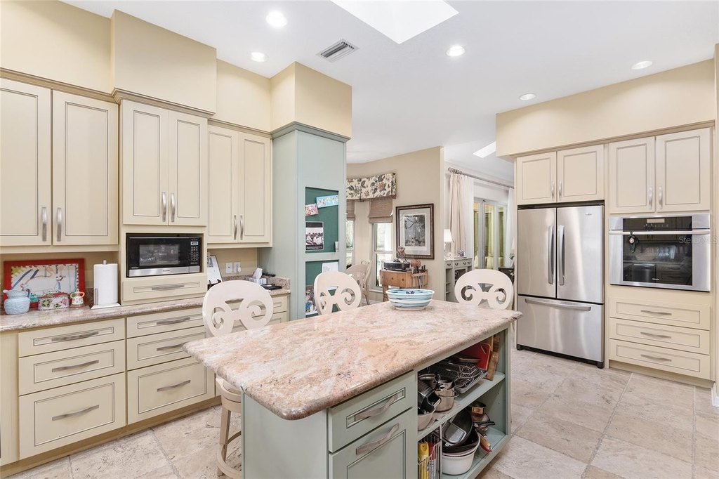 OCALA, Florida, 34471, United States, 4 Bedrooms Bedrooms, ,5 BathroomsBathrooms,Residential,Forsale,1884168