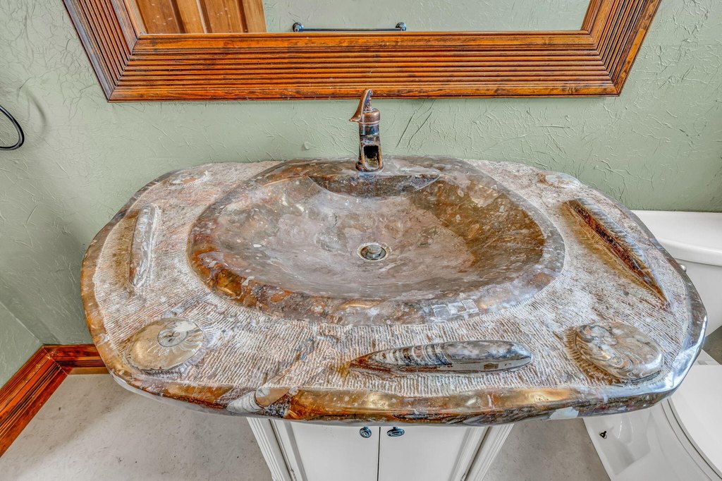 MARATHON, Florida, 33050, United States, 3 Bedrooms Bedrooms, ,4.5 BathroomsBathrooms,Residential,Forsale,1968275