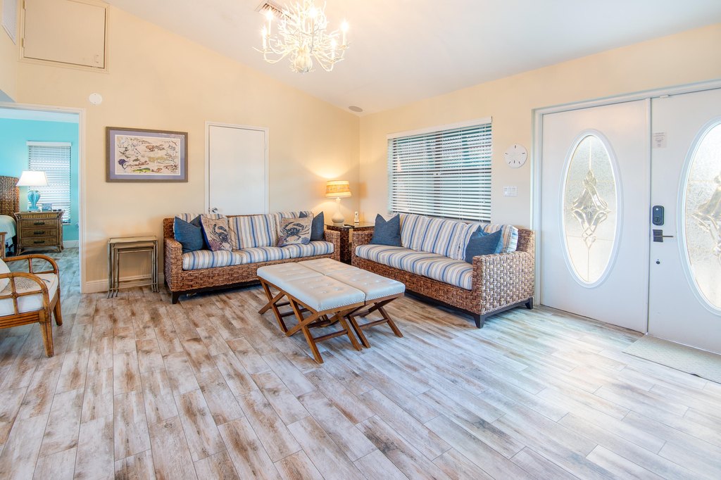 Marathon, Florida, 33050, United States, 2 Bedrooms Bedrooms, ,2 BathroomsBathrooms,Residential,Forsale,1927571