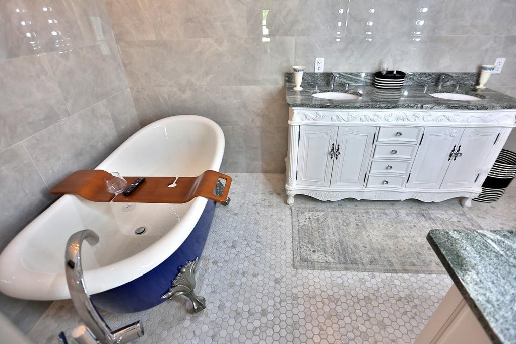 OCALA, Florida, 34476, United States, 4 Bedrooms Bedrooms, ,3.5 BathroomsBathrooms,Residential,Forsale,2009457