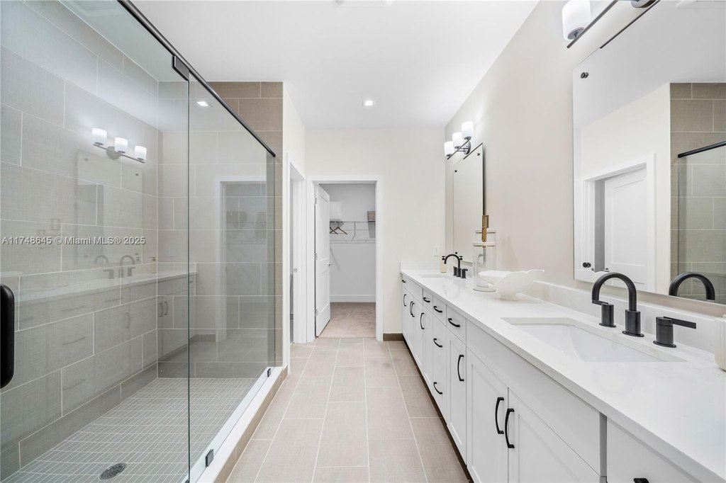 Fort Myers, Florida, 33913, United States, 3 Bedrooms Bedrooms, ,3.5 BathroomsBathrooms,Residential,Forsale,1913813