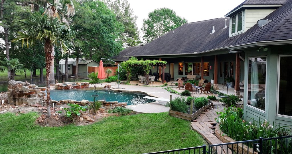 Montgomery, Texas, 77356, United States, 4 Bedrooms Bedrooms, ,4.5 BathroomsBathrooms,Residential,Forsale,1953070