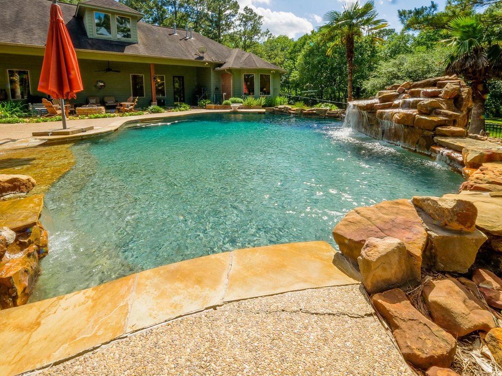 Montgomery, Texas, 77356, United States, 4 Bedrooms Bedrooms, ,4.5 BathroomsBathrooms,Residential,Forsale,1953070